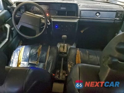 Zdjęcie 8 z 12 samochodu: 1989 VOLVO 245 DL VIN:YV1AX8850K1838843 - miniatura
