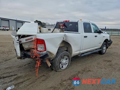Trzecie zdjęcie samochodu z tyłu: 2022 RAM 2500 TRADESMAN VIN:3C6UR5CJ0NG130363 - miniatura