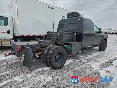 Trzecie zdjęcie samochodu z tyłu: 2022 RAM 5500 VIN:3C7WRNDL5NG213064 - miniatura