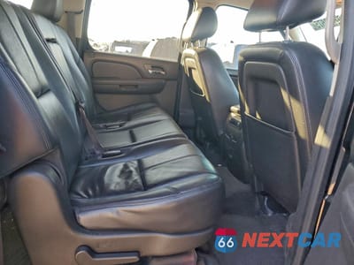 Zdjęcie 11 z 14 samochodu: 2013 CHEVROLET SUBURBAN K1500 LT VIN:1GNSKJE7XDR346161 - miniatura