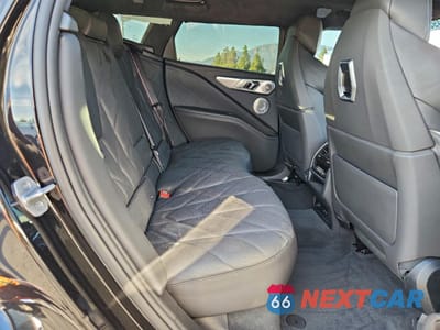 Zdjęcie 11 z 15 samochodu: 2023 BMW XM VIN:5YM23CS09P9S20894 - miniatura