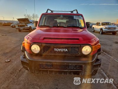 Piąte zdjęcie samochodu w środku: 2012 TOYOTA FJ CRUISER VIN:JTEBU4BF2CK130470 - miniatura