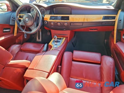 Zdjęcie 8 z 12 samochodu: 2006 BMW M5 VIN:WBSNB93556B584588 - miniatura