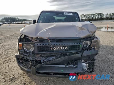 Piąte zdjęcie samochodu w środku: 2025 TOYOTA LAND CRUISER BASE VIN:JTEABFAJ8SK023361 - miniatura