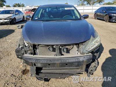 Piąte zdjęcie samochodu w środku: 2016 NISSAN ALTIMA 2.5 VIN:1N4AL3AP7GC112009 - miniatura
