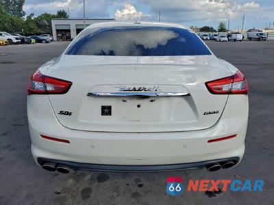 Zdjęcie 6 z 13 samochodu: 2018 MASERATI GHIBLI S VIN:ZAM57YTA3J1293095 - miniatura