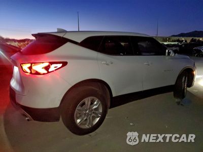 Trzecie zdjęcie samochodu z tyłu: 2020 CHEVROLET BLAZER 1LT VIN:3GNKBBRA3LS580889 - miniatura