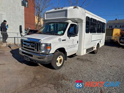 Drugie zdjęcie samochodu z przodu: 2017 FORD ECONOLINE E350 SUPER DUTY CUTAWAY VAN VIN:1FDEE3FS6HDC16579 - miniatura