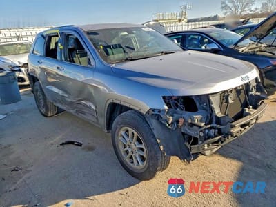 Czwarte zdjęcie samochodu z boku: 2019 JEEP GRAND CHEROKEE LAREDO VIN:1C4RJFAG9KC627042 - miniatura
