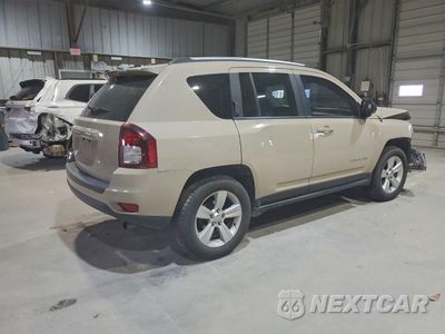 Trzecie zdjęcie samochodu z tyłu: 2017 JEEP COMPASS SPORT VIN:1C4NJDBB4HD129971 - miniatura
