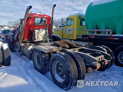 Trzecie zdjęcie samochodu z tyłu: 2015 INTERNATIONAL 9900I SEMI TRUCK VIN:3HSDMAPR5FN668304 - miniatura