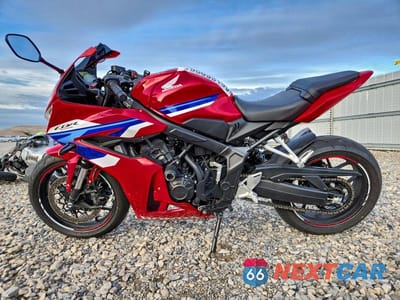 Trzecie zdjęcie samochodu z tyłu: 2024 HONDA CBR650 R VIN:MLHRH1552R5001643 - miniatura