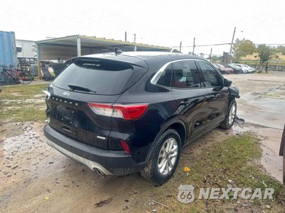 Czwarte zdjęcie samochodu z boku: 2020 FORD ESCAPE SE VIN:1FMCU0G6XLUA69542 - miniatura