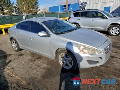 Czwarte zdjęcie samochodu z boku: 2012 VOLVO S60 T5 VIN:YV1622FS0C2116407 - miniatura