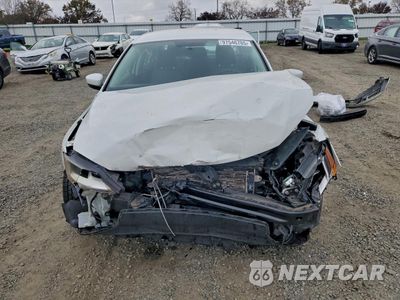 Piąte zdjęcie samochodu w środku: 2017 VOLKSWAGEN JETTA S VIN:3VW2B7AJ6HM217500 - miniatura