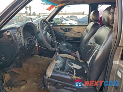 Zdjęcie 7 z 13 samochodu: 1999 CHEVROLET S TRUCK S10 VIN:1GCCS19X3X8110839 - miniatura