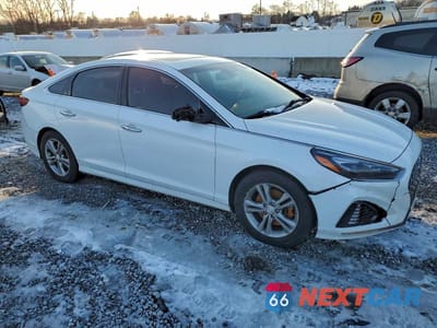 Czwarte zdjęcie samochodu z boku: 2018 HYUNDAI SONATA SPORT VIN:5NPE34AF4JH719246 - miniatura