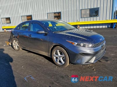 Czwarte zdjęcie samochodu z boku: 2023 KIA FORTE LX VIN:3KPF24AD5PE675079 - miniatura