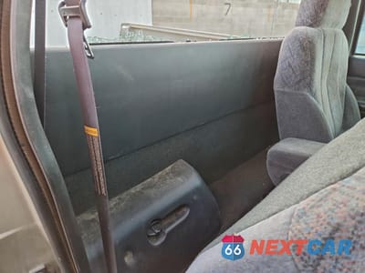Zdjęcie 10 z 15 samochodu: 2000 GMC SONOMA VIN:1GTCS1447Y8111121 - miniatura