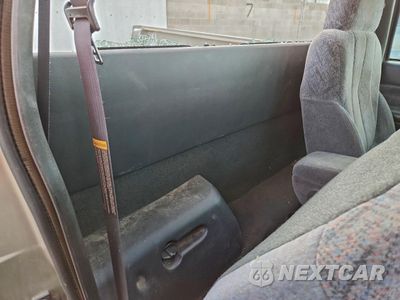 Zdjęcie 10 z 15 samochodu: 2000 GMC SONOMA VIN:1GTCS1447Y8111121 - miniatura