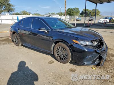 Czwarte zdjęcie samochodu z boku: 2022 TOYOTA CAMRY SE VIN:4T1T11AK3NU698079 - miniatura