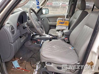 Zdjęcie 7 z 13 samochodu: 2005 JEEP LIBERTY LIMITED VIN:1J4GL58K95W542169 - miniatura