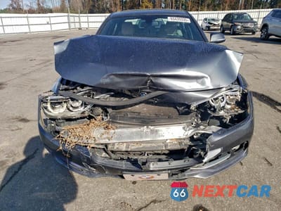Piąte zdjęcie samochodu w środku: 2017 BMW 330 XI VIN:WBA8D9G52HNU58423 - miniatura