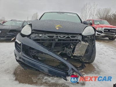 Piąte zdjęcie samochodu w środku: 2018 PORSCHE CAYENNE S VIN:WP1AB2A2XJLA60814 - miniatura