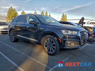 Czwarte zdjęcie samochodu z boku: 2017 AUDI Q7 PREMIUM PLUS VIN:WA1LAAF75HD051626 - miniatura