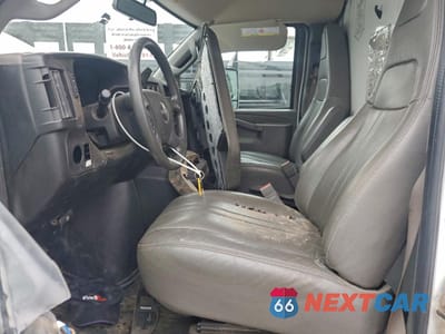 Zdjęcie 7 z 13 samochodu: 2022 GMC SAVANA G3500 - BOX TRUCK VIN:7GZ37TC78NN009562 - miniatura