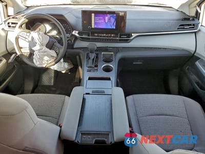 Zdjęcie 8 z 12 samochodu: 2025 TOYOTA SIENNA LE 8-PASSENGER VIN:5TDBRKEC9SS248471 - miniatura