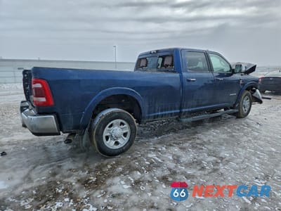 Trzecie zdjęcie samochodu z tyłu: 2022 RAM 2500 LARAMIE VIN:3C6UR5KL9NG400239 - miniatura
