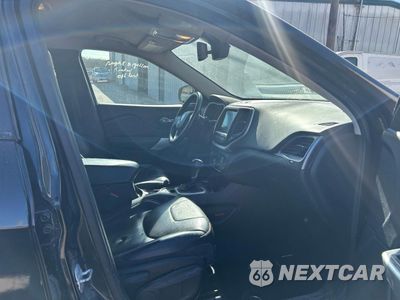 Piąte zdjęcie samochodu w środku: 2018 JEEP CHEROKEE TRAILHAWK VIN:1C4PJMBB8JD581856 - miniatura