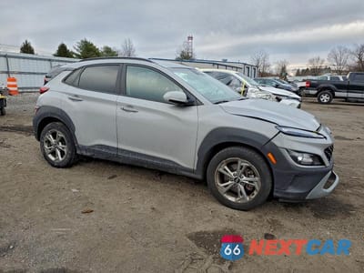 Czwarte zdjęcie samochodu z boku: 2023 HYUNDAI KONA SEL VIN:KM8K6CAB7PU980849 - miniatura
