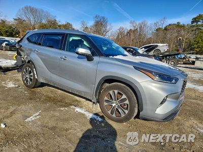Czwarte zdjęcie samochodu z boku: 2021 TOYOTA HIGHLANDER XLE VIN:5TDGZRAH8MS521161 - miniatura