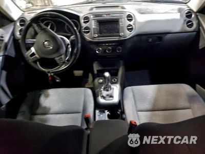 Zdjęcie 8 z 16 samochodu: 2017 VOLKSWAGEN TIGUAN S VIN:WVGBV7AX9HK044640 - miniatura