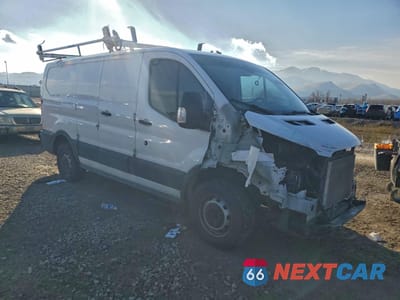 Czwarte zdjęcie samochodu z boku: 2018 FORD TRANSIT T-150 VIN:1FTYE1ZM7JKB21159 - miniatura