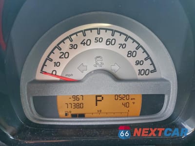 Zdjęcie 9 z 14 samochodu: 2015 SMART FORTWO PURE VIN:WMEEJ3BA0FK814478 - miniatura