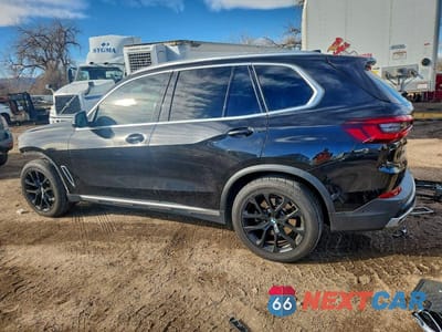 Drugie zdjęcie samochodu z przodu: 2021 BMW X5 XDRIVE40I VIN:5UXCR6C06M9H73916 - miniatura