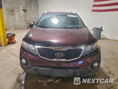 Piąte zdjęcie samochodu w środku: 2013 KIA SORENTO LX VIN:5XYKT3A69DG380914 - miniatura