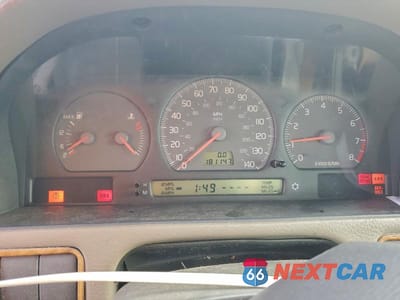 Zdjęcie 9 z 11 samochodu: 2000 VOLVO V70 XC VIN:YV1LZ56D1Y2643705 - miniatura