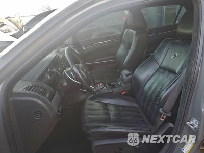 Zdjęcie 7 z 11 samochodu: 2019 CHRYSLER 300 S VIN:2C3CCABG0KH562746 - miniatura