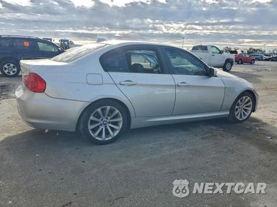 Trzecie zdjęcie samochodu z tyłu: 2011 BMW 328 XI SULEV VIN:WBAPK5G51BNN28141 - miniatura