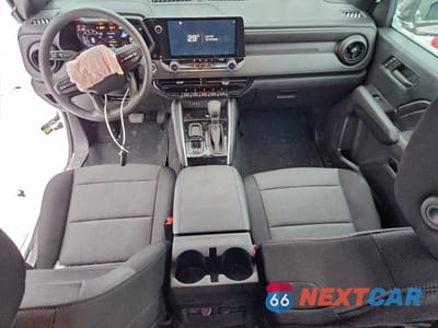 Zdjęcie 8 z 13 samochodu: 2024 CHEVROLET COLORADO VIN:1GCPSBEK0R1146839 - miniatura