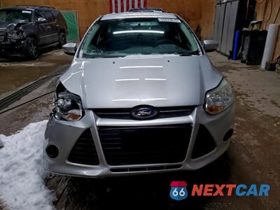 Piąte zdjęcie samochodu w środku: 2014 FORD FOCUS SE VIN:1FADP3K23EL129441 - miniatura