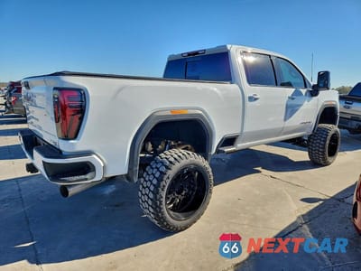 Trzecie zdjęcie samochodu z tyłu: 2025 GMC SIERRA K3500 AT4 VIN:1GT4UVEY1SF191767 - miniatura