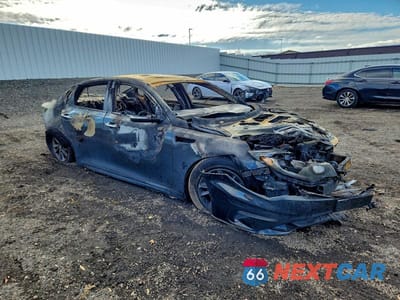 Czwarte zdjęcie samochodu z boku: 2020 KIA OPTIMA LX VIN:5XXGT4L39LG409829 - miniatura