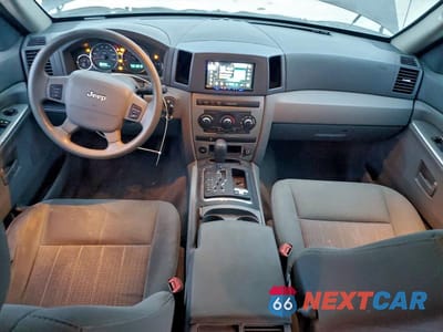 Zdjęcie 8 z 13 samochodu: 2007 JEEP GRAND CHEROKEE LAREDO VIN:1J8GR48K67C662815 - miniatura