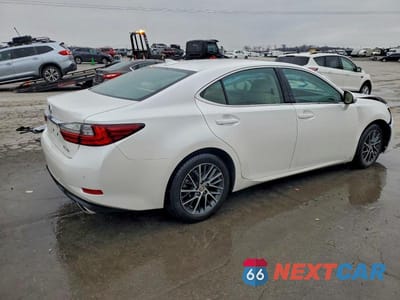 Trzecie zdjęcie samochodu z tyłu: 2018 LEXUS ES 350 BASE VIN:58ABK1GG9JU115092 - miniatura