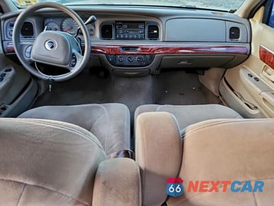 Zdjęcie 8 z 12 samochodu: 2002 MERCURY GRAND MARQUIS GS VIN:2MEFM74W42X650412 - miniatura